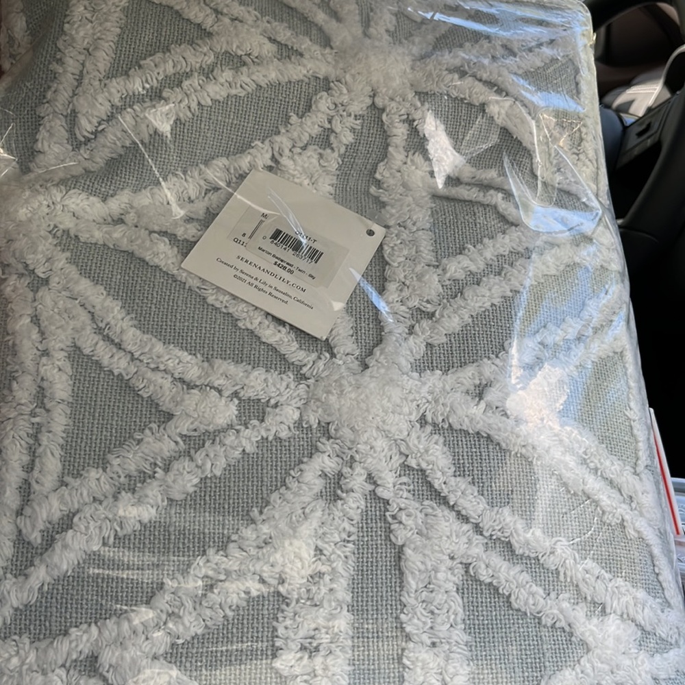 New In Package Serena  & Lily Marion Bedspread in Sky - Picture 8 of 9